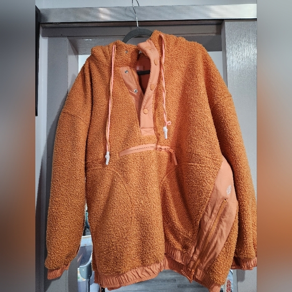 NWT FP Movement Fuzzy She Was Fleece Pullover Size Small Oversized - Picture 2 of 4